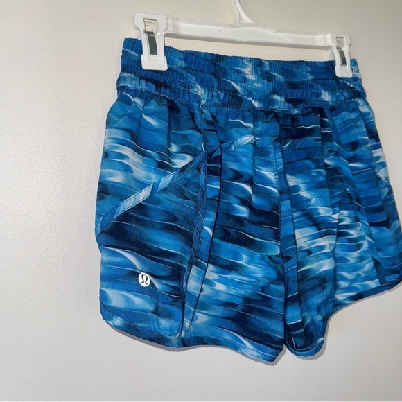 Lululemon Tracker Short V *4"
Tidal Multi 8 - Picture 5 of 7